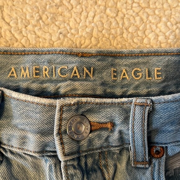 American Eagle - Distressed Jean Shorts / Size 0 - Picture 5 of 8